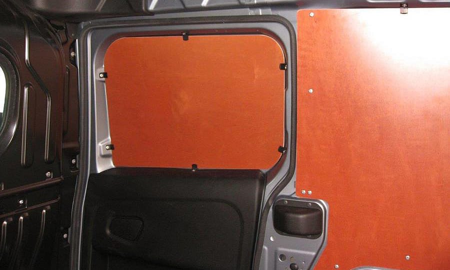 Fiat Doblo Cargo L1H1: Боковая дверь и стены