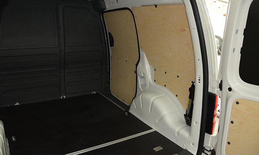 Volkswagen Caddy L1H1: Пол, стены и двери