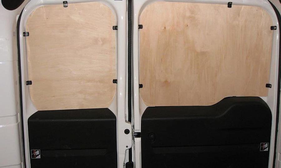 Fiat Doblo Cargo L1H1: Задние двери