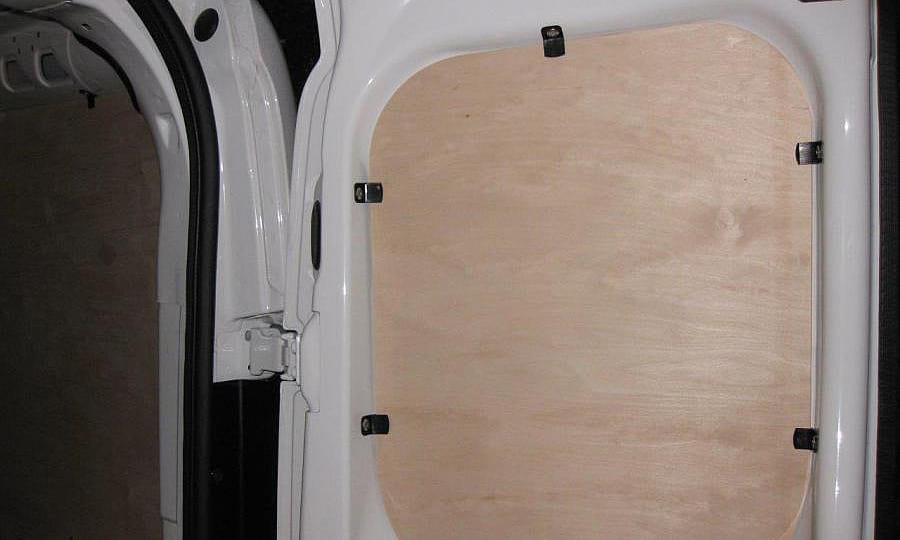 Fiat Doblo Cargo L1H1: Задняя правая дверь